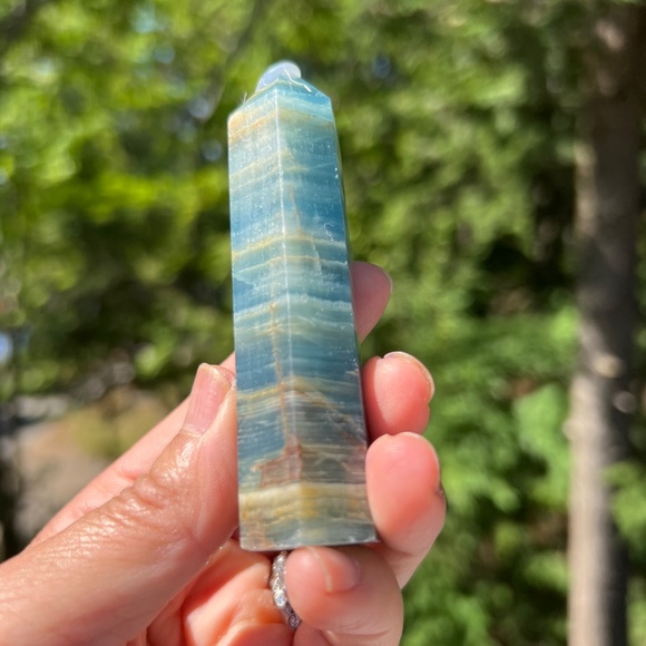 Blue onyx (d) tower | crystal - Picture 6 of 13